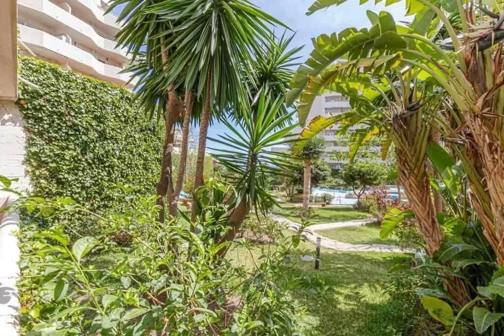797 Holiday Rentals- Precioso Piso Con Vistas Al Jardin En Benalbeach Benalmádena