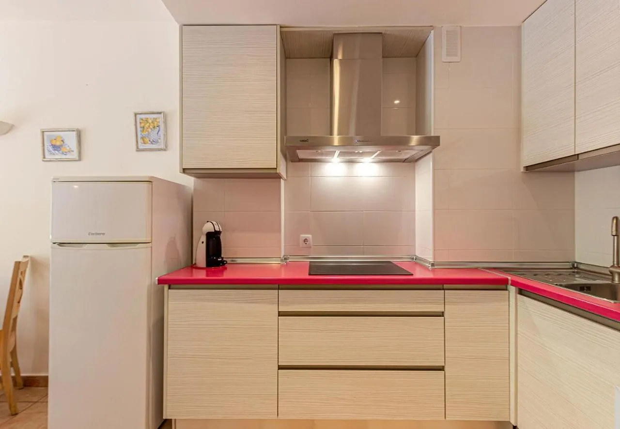 797 Holiday Rentals- Precioso Piso Con Vistas Al Jardin En Benalbeach Бенальмадена