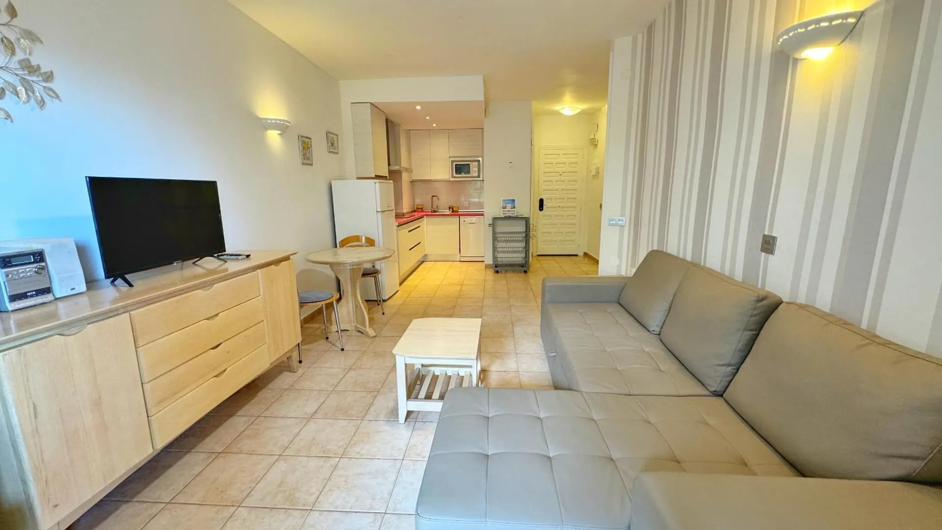 797 Holiday Rentals- Precioso Piso Con Vistas Al Jardin En Benalbeach Бенальмадена 0*,  Испания