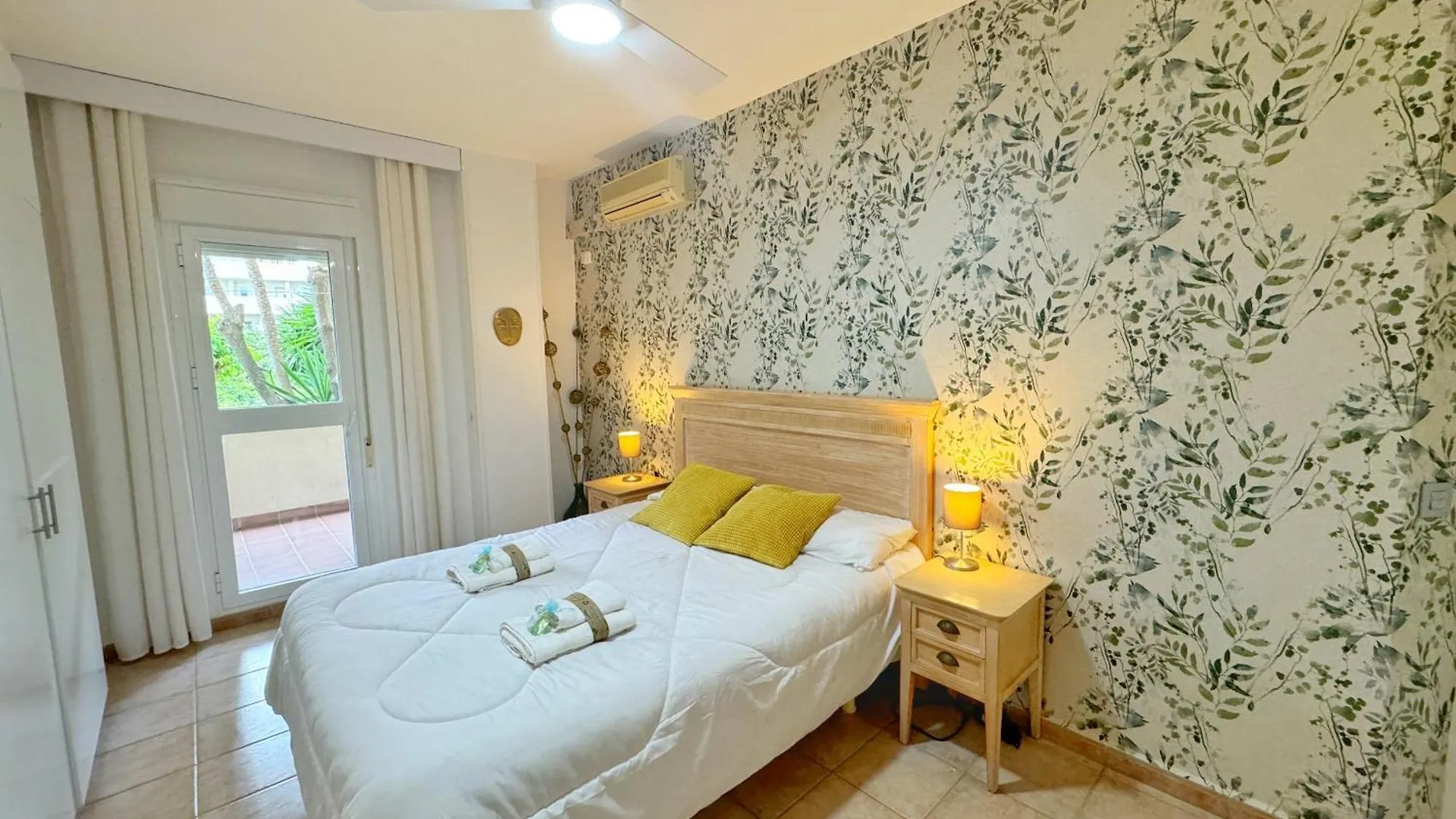 Appartamento 797 Holiday Rentals- Precioso Piso Con Vistas Al Jardin En Benalbeach Benalmádena