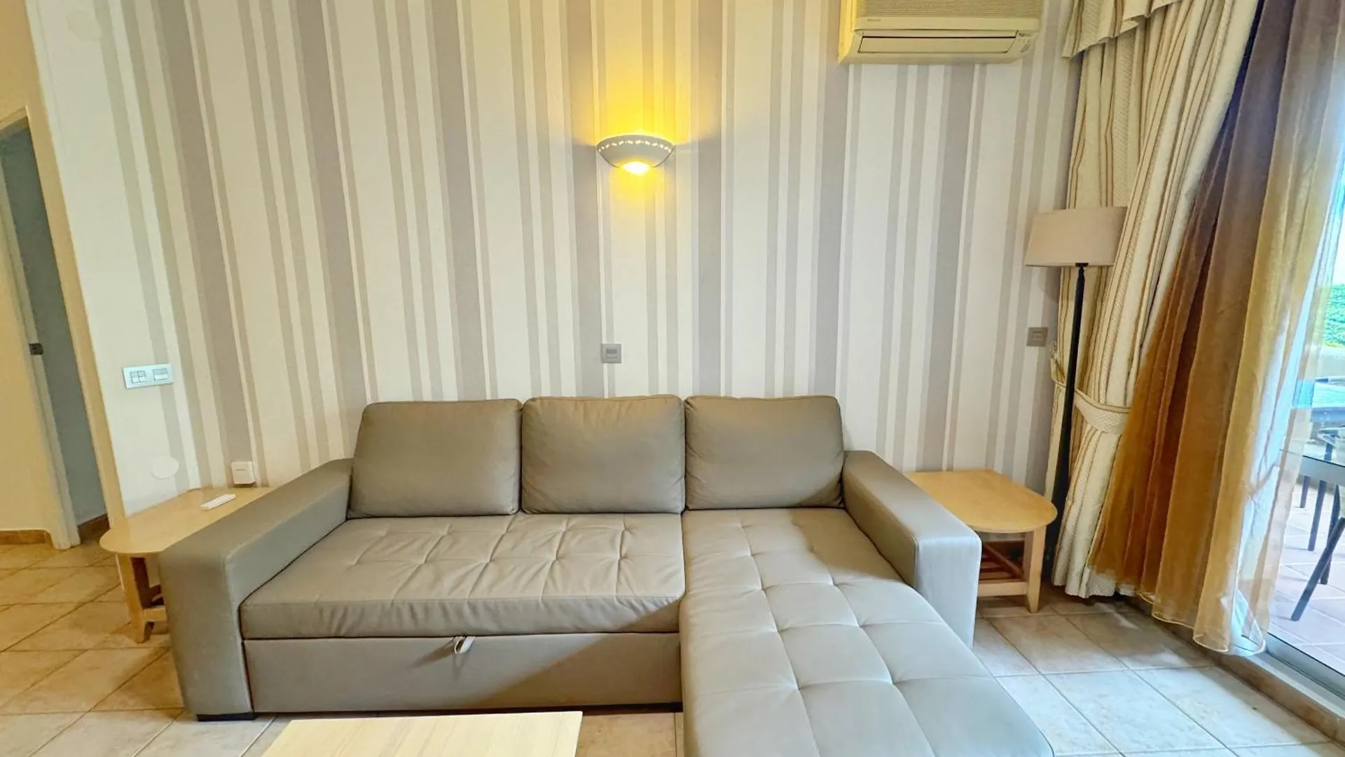 797 Holiday Rentals- Precioso Piso Con Vistas Al Jardin En Benalbeach Benalmádena Spagna